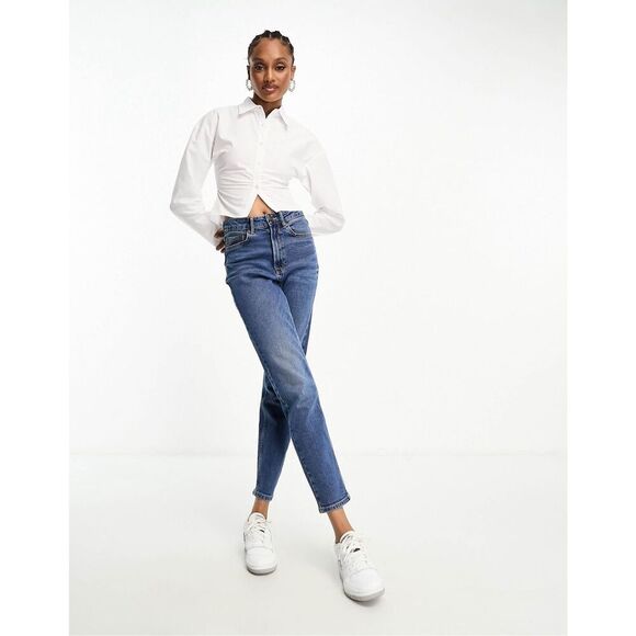 Jeans - Picture 1 of 15